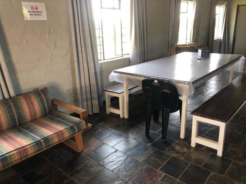 Spendpenny Guest Farm Hotel Rustenburg Bagian luar foto